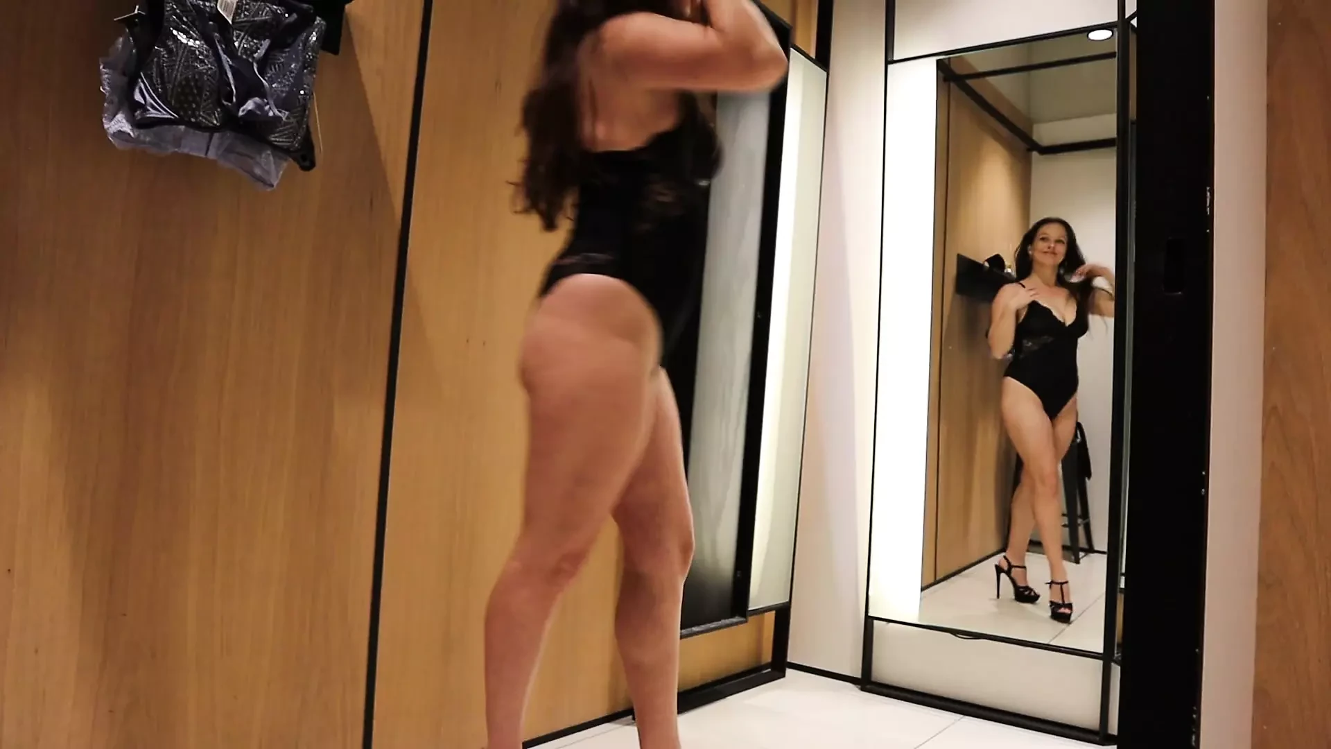 Lingerie shopping with Kinky Lyrical the MILF